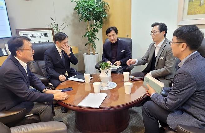 한전 찾은 우승희 영암군수 [영암군 제공·재판매 및 DB 금지]