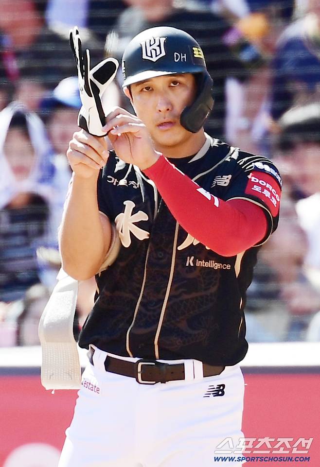 21일 수원 케이티위즈파크에서 열린 KT와 삼성의 경기. 1회말 2사 만루. KT 황재균이 2타점 적시타를 날렸다. 수원=송정헌 기자songs@sportschosun.com/2025.09.21/