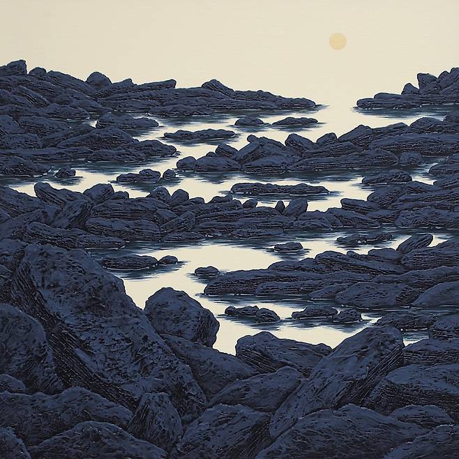 양민희 作 ‘Coastal Blue-2501’(ModelingPaste, Acrylic on canvas, 45×45cm, 2025)
