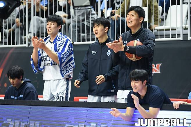 ▲ 삼성 유니폼을 입게 된 정성조(중), 박진철(우)