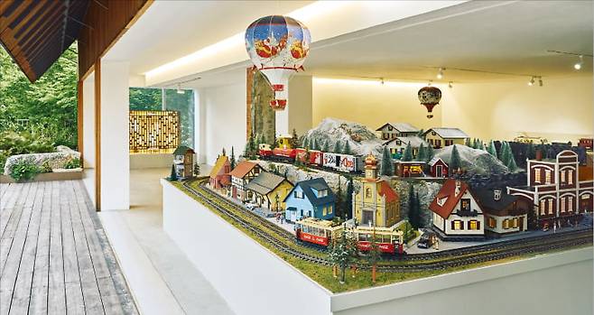 힐튼서울 자서전에 복원되어 나온 ‘크리스마스 자선열차’  피크닉 제공