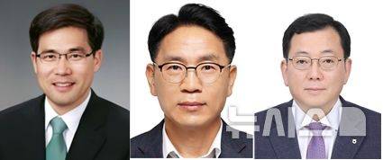 [전주=뉴시스]윤난슬 기자 = 왼쪽부터 이정환(56) 농협중앙회 전북본부장, 김성훈(53) 농협은행 전북본부장, 장길환(54) 농협은행 여신기획부장. (사진=전북농협 제공) photo@newsis.com
