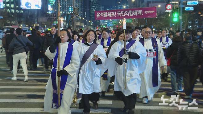 개신교계는 탄핵국면에서 시국기도회와 연합예배, 서명운동 등 민주주의의 회복을 위한 다양한 활동을 펼쳤다.