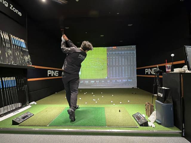 테스트를 하고 있는 참가자. 김세영 기자