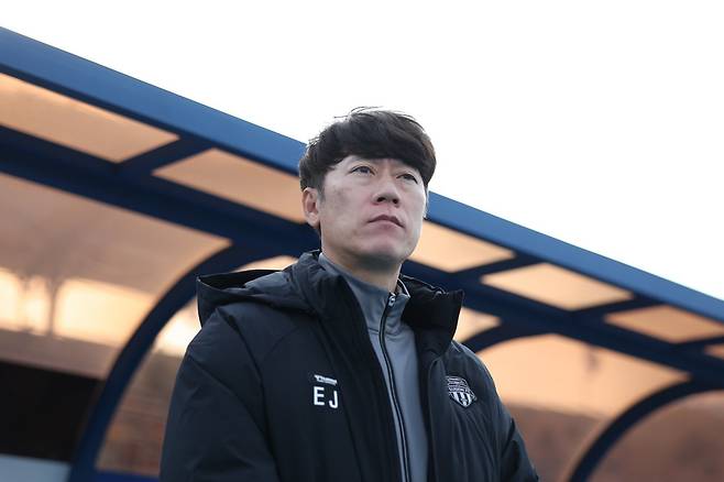 김은중 수원FC 감독은 4일 부천과 승강 PO 1차전 원정경기를 앞두고 승강 PO서&nbsp;2전승을 거둬 잔류하는 것을 목표로 내세웠다. 사진제공│한국프로축구연맹