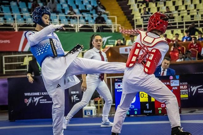 태권도 기대주 김향기(왼쪽) [세계태권도연맹 제공. 재배포 및 DB 금지]