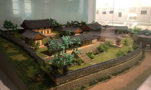 밀양시립박물관에 재현한 밀양 향교.