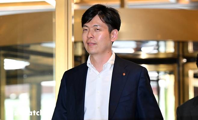 신동빈 롯데그룹 회장의 장남 신유열 롯데지주 미래성장실장이 지난해 7월 서울 송파구 롯데호텔월드에서 열린 2024 하반기 롯데VCM(사장단 회의)에 참석하고 있다./사진=이명근 기자 qwe123@