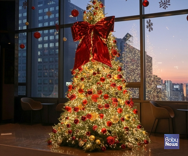 전 지점 글래드 호텔이 지점별 이색적인 인증샷을 찍을 수 있는 '글래드 크리스마스 포토존' 선보여. ⓒ글래드 호텔