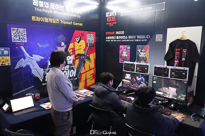 스마일게이트가 글로벌 퍼블리싱 계약을 체결한 '레벨업 못하는 플레이어' 부스