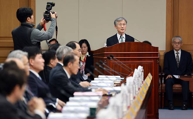 조희대 대법원장이 5일 서울 서초구 대법원에서 열린 전국법원장회의에 참석해 인사말을 하고 있다./뉴시스