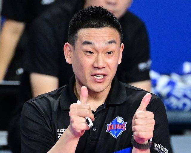 임시 사령탑 부임 이후 팀을 3연승으로 이끈 여오현 IBK기업은행 감독 대행. 한국배구연맹(KOVO) 제공