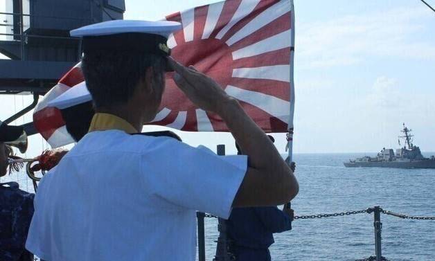 일본 해상자위대와 미국 해군의 연합훈련 모습. 일본 해상자위대 페이스북 갈무리