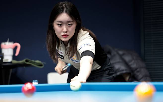 김보미(NH농협카드)가 히다 오리에(일본·SK렌터카)를 꺾고 준결승에 올랐다. PBA 제공