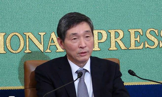 이혁 주일본 한국대사가 5일 도쿄에서 열린 일본기자클럽 기자회견에서 질문에 답하고 있다. 지지통신 유튜브 캡처