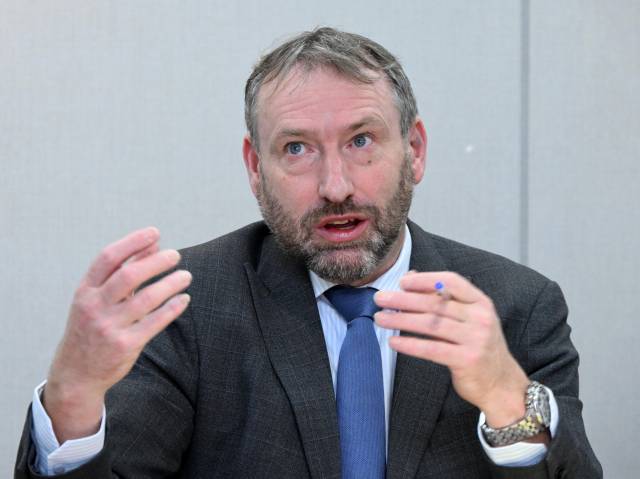 스튜어트 던바 베일리 기포드 파트너가 2일 서울 여의도 신영자산운용에서 본지와 인터뷰를 갖고 있다. 성형주 기자