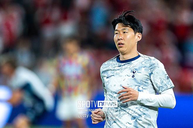 ▲ 박수, 환영, 눈물, 그리고 마지막 인사. 토트넘 홋스퍼 스타디움은 이제 손흥민이 남긴 10년의 기록을 공식적으로 완성할 준비를 마쳤다. 손흥민도 곧 런던에서 보자고 인사했다.