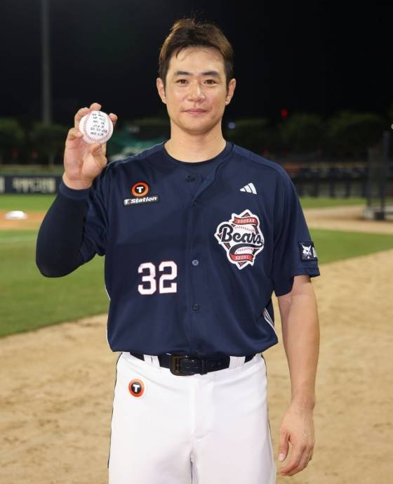 두산 베어스에서 활약했던 시절 김재환의 모습. /사진=두산 베어스 제공