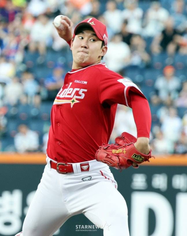 SSG 랜더스 투수 송영진. /사진=강영조 선임기자