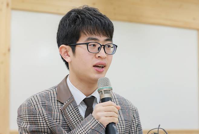 인터뷰하는 '수능 만점' 이하진 학생 [전북교육청 제공. 재판매 및 DB 금지]