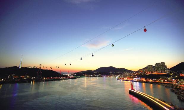 여수 밤바다 전경.  <여수시 제공>