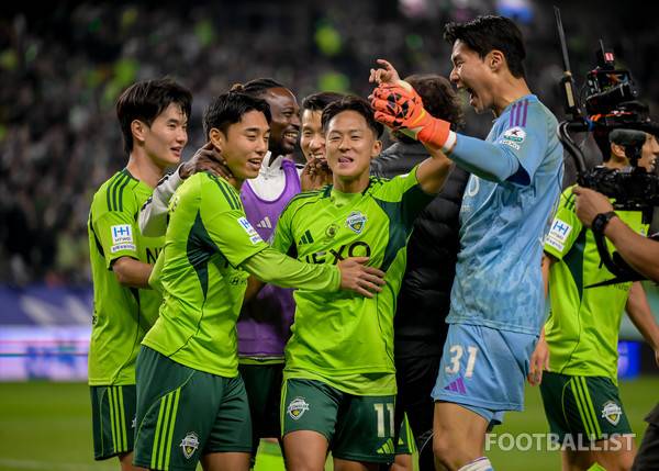 김진규, 이동준, 츄마시, 이승우, 송범근(왼쪽부터, 전북 현대). 서형권 기자