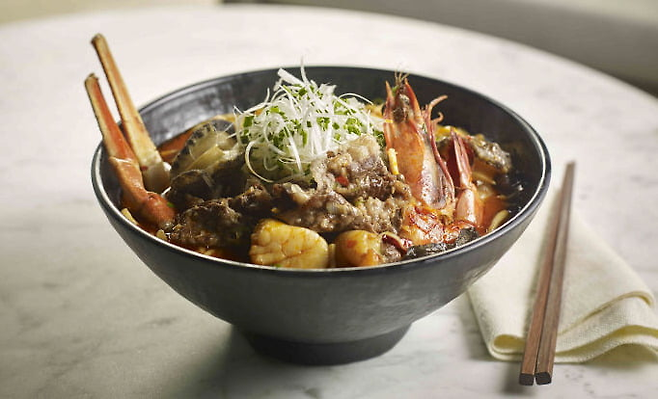 제주호텔신라의 ‘전복 한우 차돌박이 짬뽕’. [호텔신라]