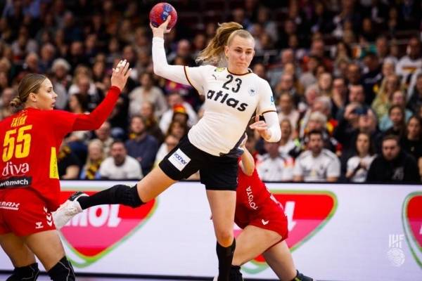 사진 제27회 IHF 여자핸드볼 세계선수권대회 독일과 몬테네그로의 경기 모습, 사진 제공=국제핸드볼연맹