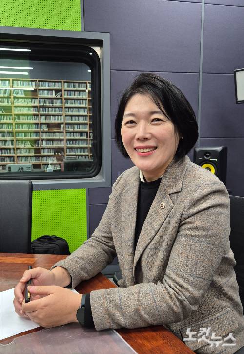 강원CBS.강원영동CBS 시사프로그램 <최진성의 위클리오늘>에 출연한 강원특별차지도의회 임미선 도의원. 강민주 PD