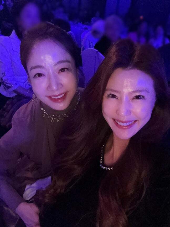 노현정 전 KBS 아나운서와&nbsp;배우 이윤미. 이윤미 인스타그램