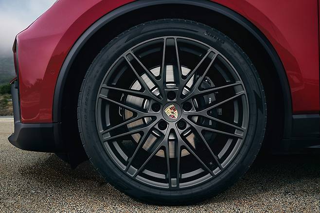 포르쉐 마칸 일렉트릭 GTS