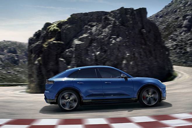 포르쉐 마칸 일렉트릭 GTS