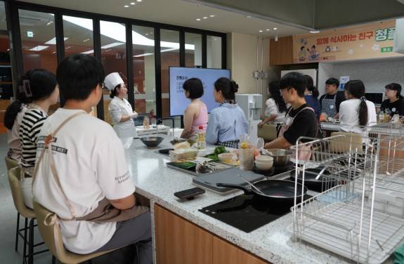 청년1인가구 커뮤니티 '청플食口' 운영 모습.