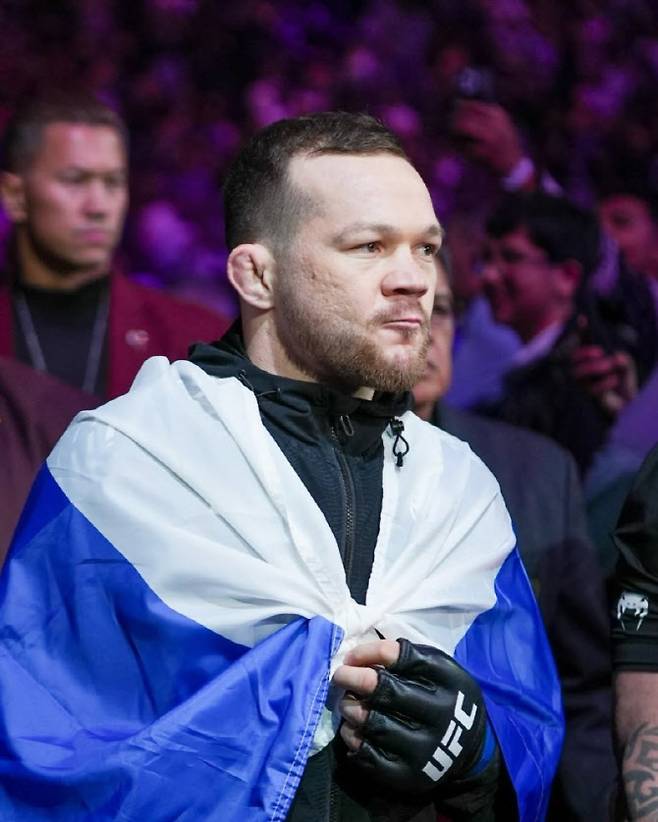 새로운 UFC 밴텀급 챔피언에 오른 페트르 얀. 사진=UFC