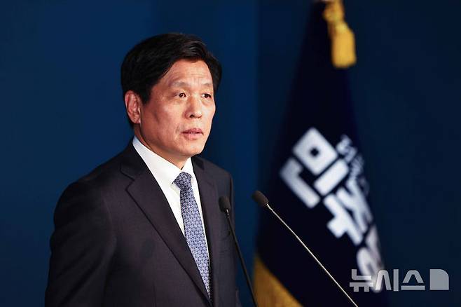 [서울=뉴시스] 김명년 기자 = 조승래 더불어민주당 지방선거기획단장이 7일 오전 서울 여의도 더불어민주당 중앙당사에서 기자간담회를 하고 있다. 2025.12.07. kmn@newsis.com