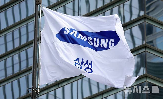 [서울=뉴시스] 홍효식 기자 = 서울 삼성전자 서초사옥. 2025.10.14. yesphoto@newsis.com