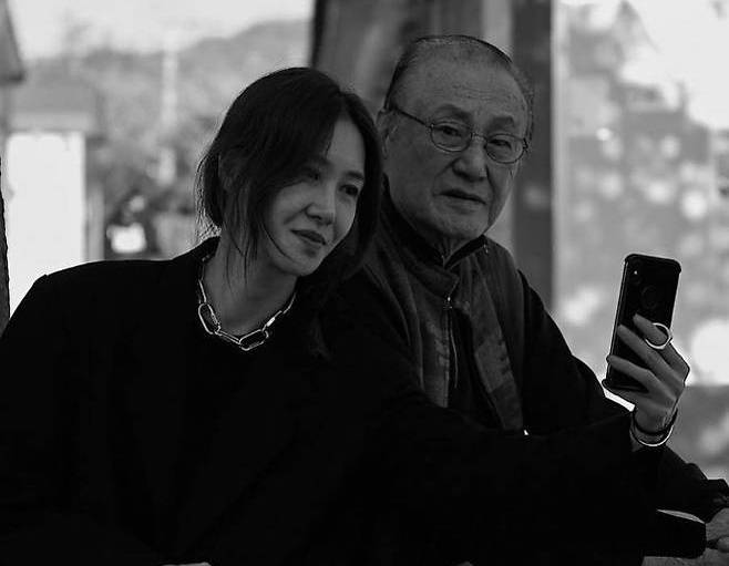 ▲ 윤혜진(왼쪽), 윤일봉 부녀. 출처ㅣ윤혜진 인스타그램