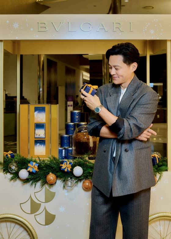 부산 신세계 센텀시티점 팝업에 참석한 배우 이서진. 사진 불가리