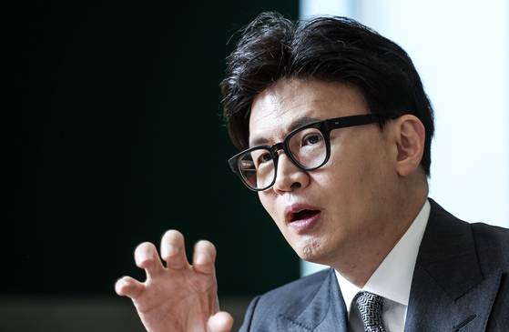 한동훈 전 국민의힘 대표가 지난달 22일 오후 서울 마포구에서 중앙일보와 인터뷰하고 있다. 김성룡 기자.