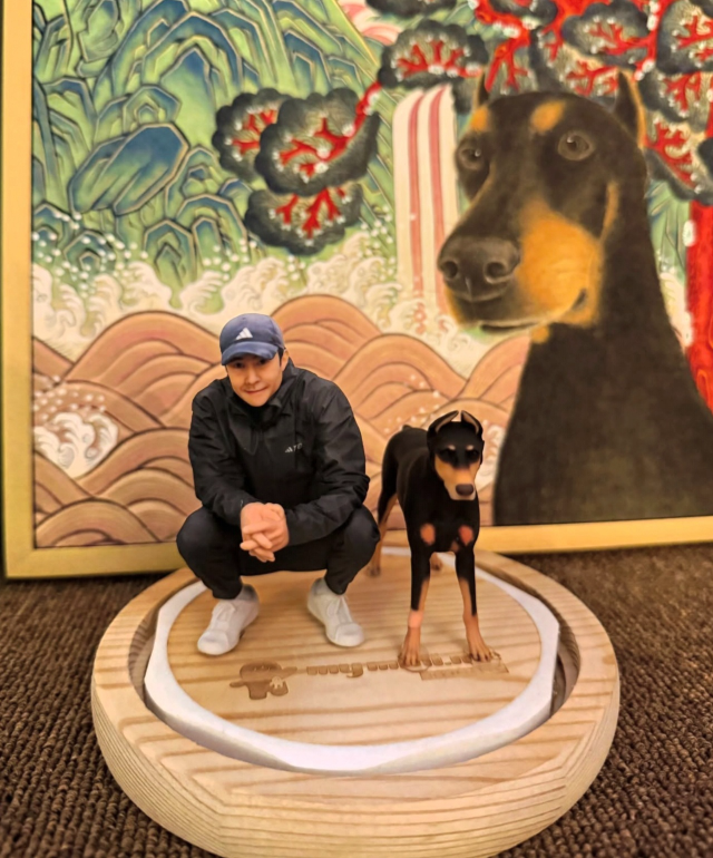 모델 배정남이 하늘나라로 떠난 반려견 벨을 다시 품게 됐다.사진=배정남 SNS