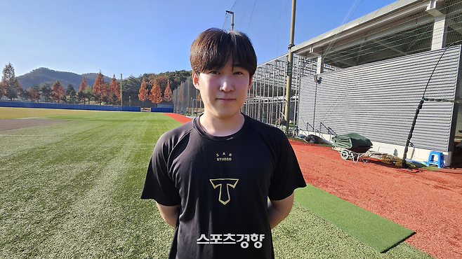 KIA 윤영철이 지난달 말 함평 챌린저스필드에서 재활 훈련 중 각오를 밝히고 있다.