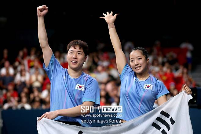 ▲ 한국 탁구의 \'황금 콤비\' 임종훈(왼쪽)-신유빈 조가 2025 월드테이블테니스(WTT) 컨텐더 자그레브에서 중국 조를 완파하고 혼합복식 정상에 섰다. 지난주 류블라냐 대회에 이어 2주 연속 WTT 시리즈 우승을 달성하는 낭보를 전했다.