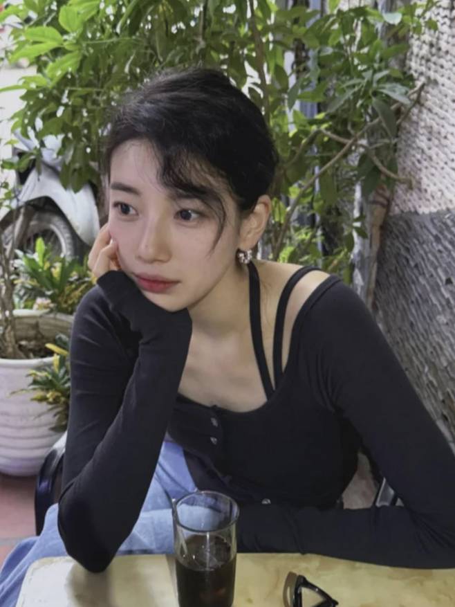 사진=가수 겸 배우 수지 SNS