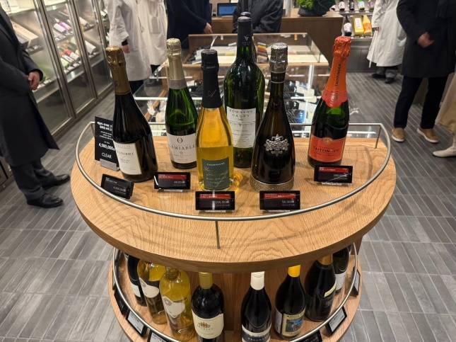 화이트 리쿼샵 클리어에서 판매하는 주류들/사진=김다이 기자 @neverdie