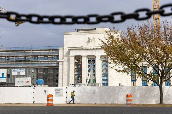 보수 공사가 이뤄지 고있 는미국 워싱턴 D.C. 소재 미국 연방준비제도 건물(자료사진). ⓒ신화/뉴시스