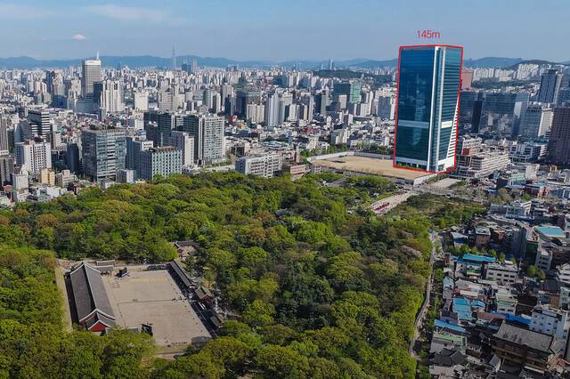 서울 종묘 앞 세운4구역에 높이 145m의 고층 빌딩이 건립된 가상도. 국가유산청 제공