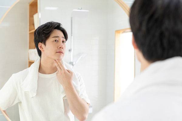 레이저 제모는 개인의 피부 상태나 레이저 강도에 따라 물집, 화상, 흉터, 색소 침착 같은 부작용이 생길 수 있어 주의가 필요하다./사진=클립아트코리아