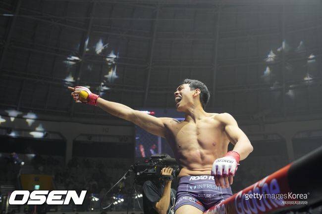로드FC&nbsp;웰터급 초대 챔피언 윤태영. / 로드FC
