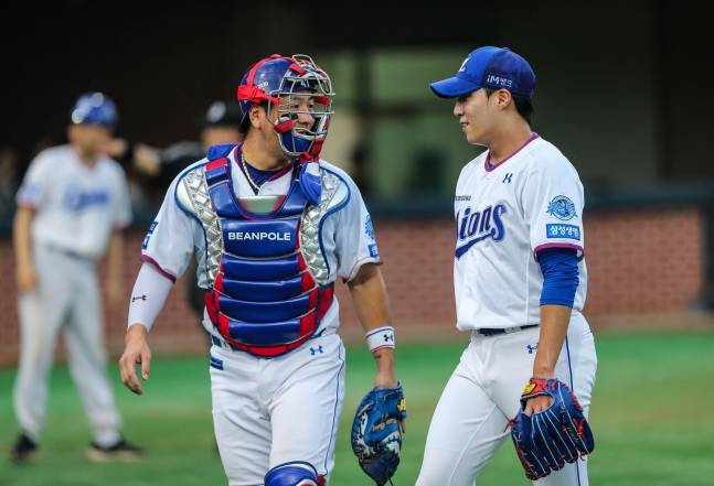 강민호(왼쪽)와 원태인. /사진=삼성 라이온즈 제공