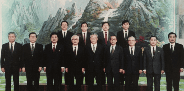 1992년 북한 방문 당시 (왼쪽 네번째 김우중 회장, 가운데 김일성 주석) (사진=대우세계경영연구회)